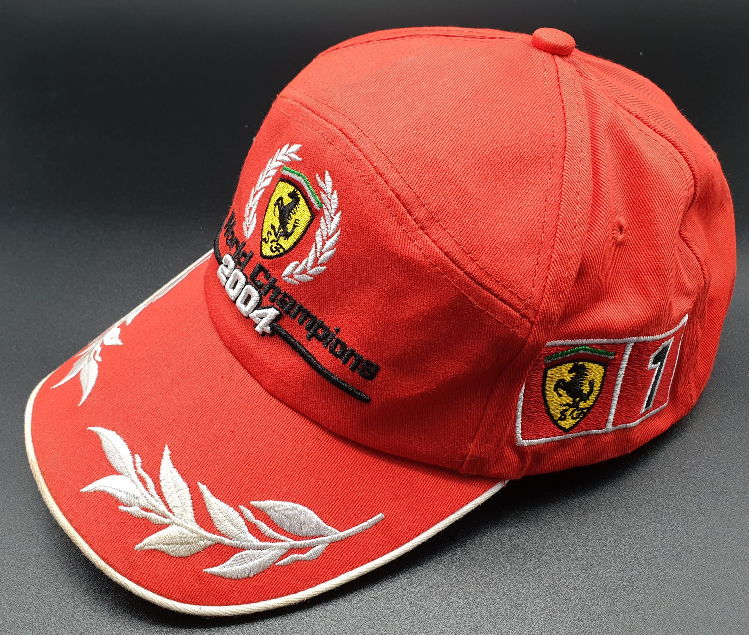 ferrari-cappello-585cfy-1.jpg